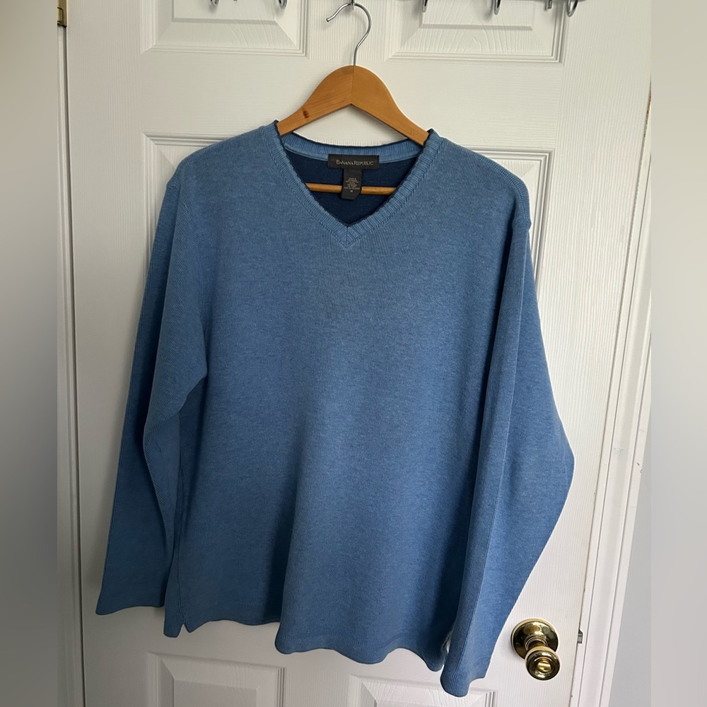 Size M Banana Republic sweater